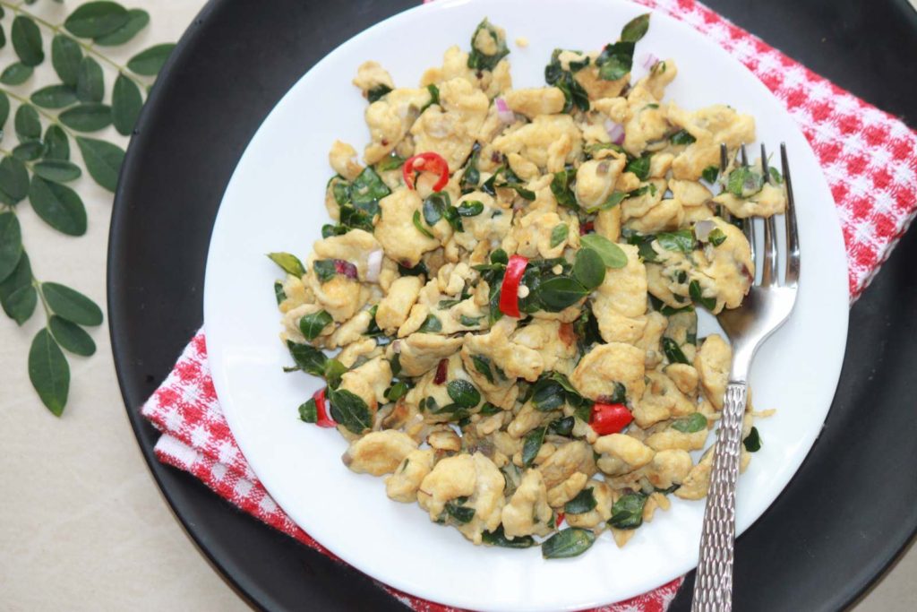 Scramble Egg with Drumstick Leaves recipe